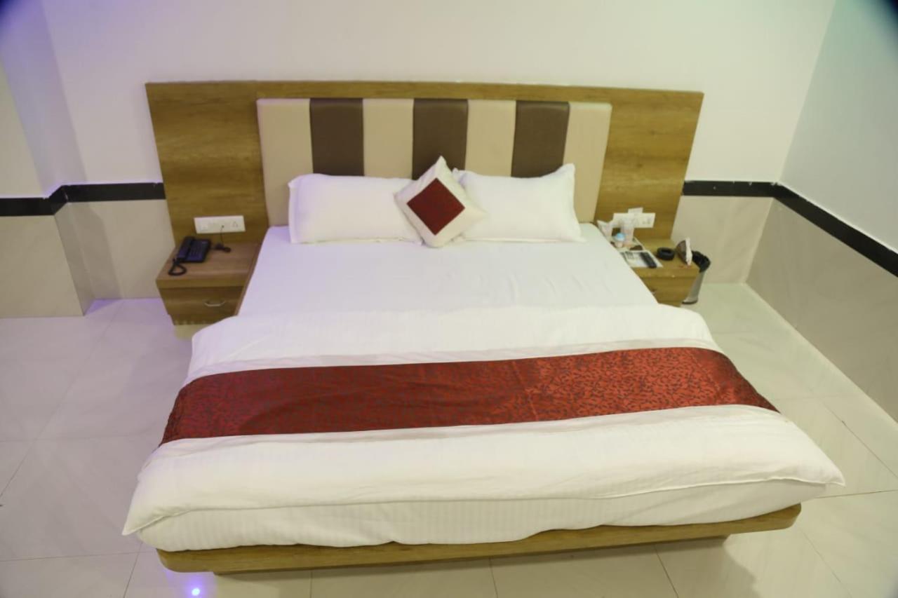 Amber Hotel Barmer Extérieur photo