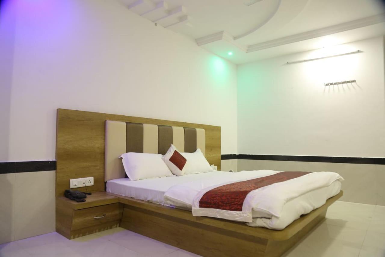 Amber Hotel Barmer Extérieur photo